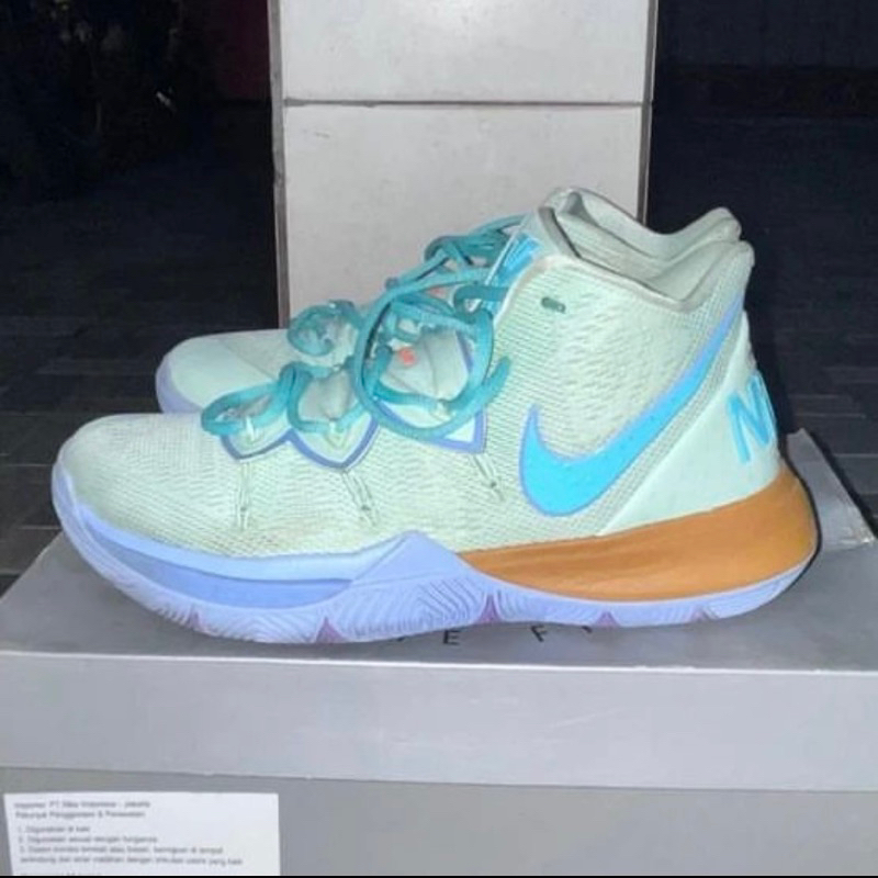 Nike Kyrie  5 Squidward