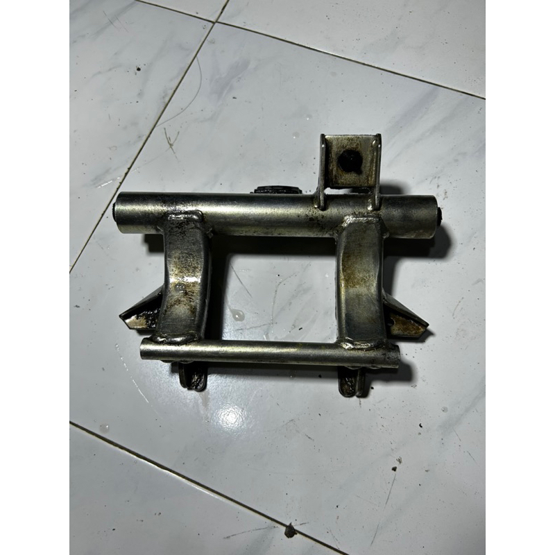 monting engine mounting engine vario 125 sasis vario 125 old