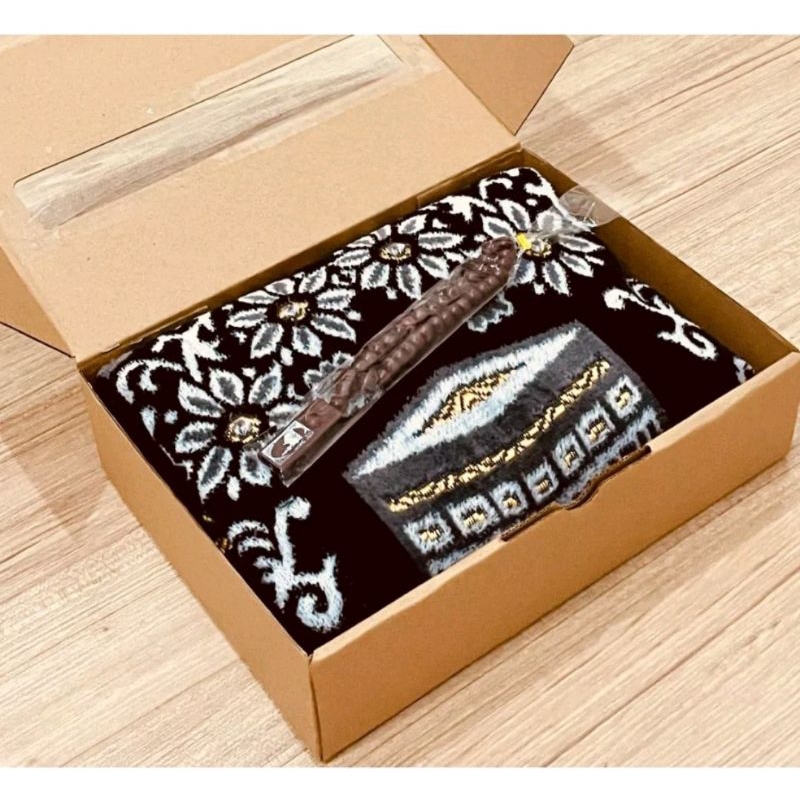 Sajadah Turki Tebal Lembut Gratis Tasbih Box Bungkus Kado Souvenir Hampers Bingkisan Hadiah Lebaran 