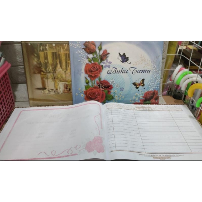 

Buku tamu batik