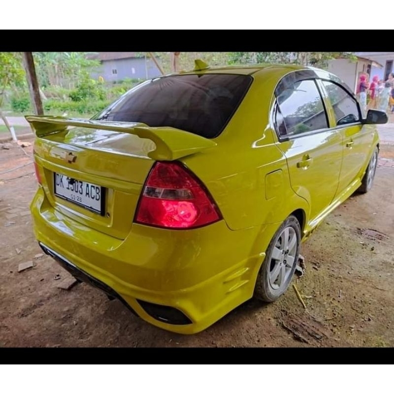 spoiler universal sedan