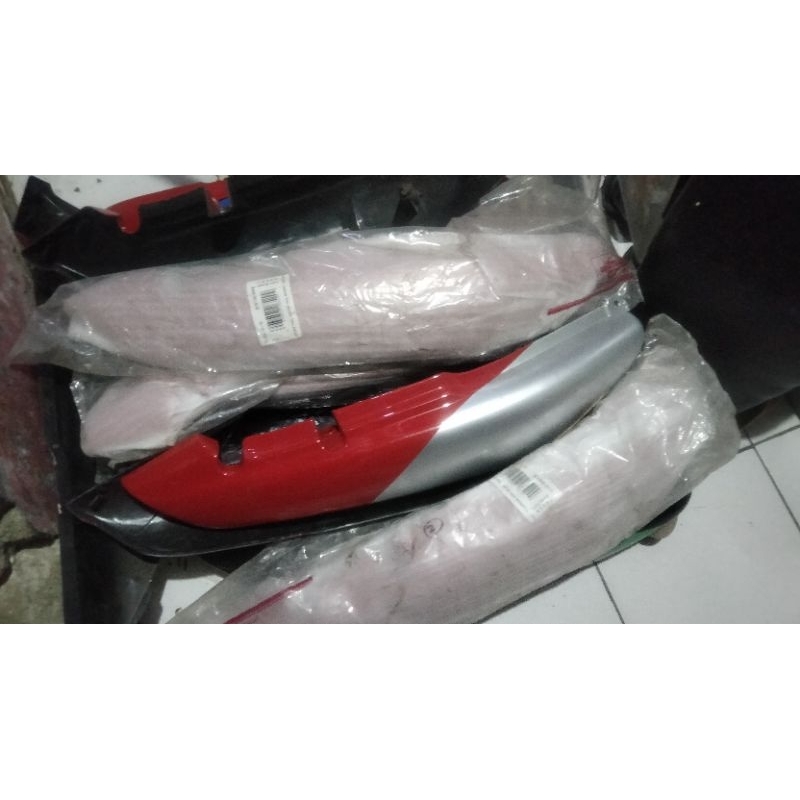 bodi belakang kanan tossa jaguar