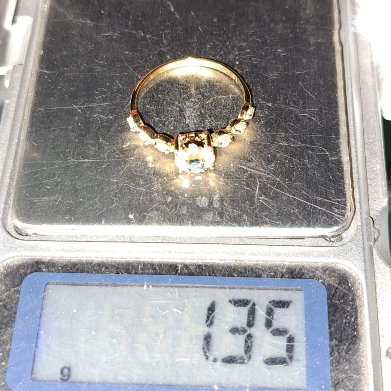 cincin emas 375 berlian biru dan putih