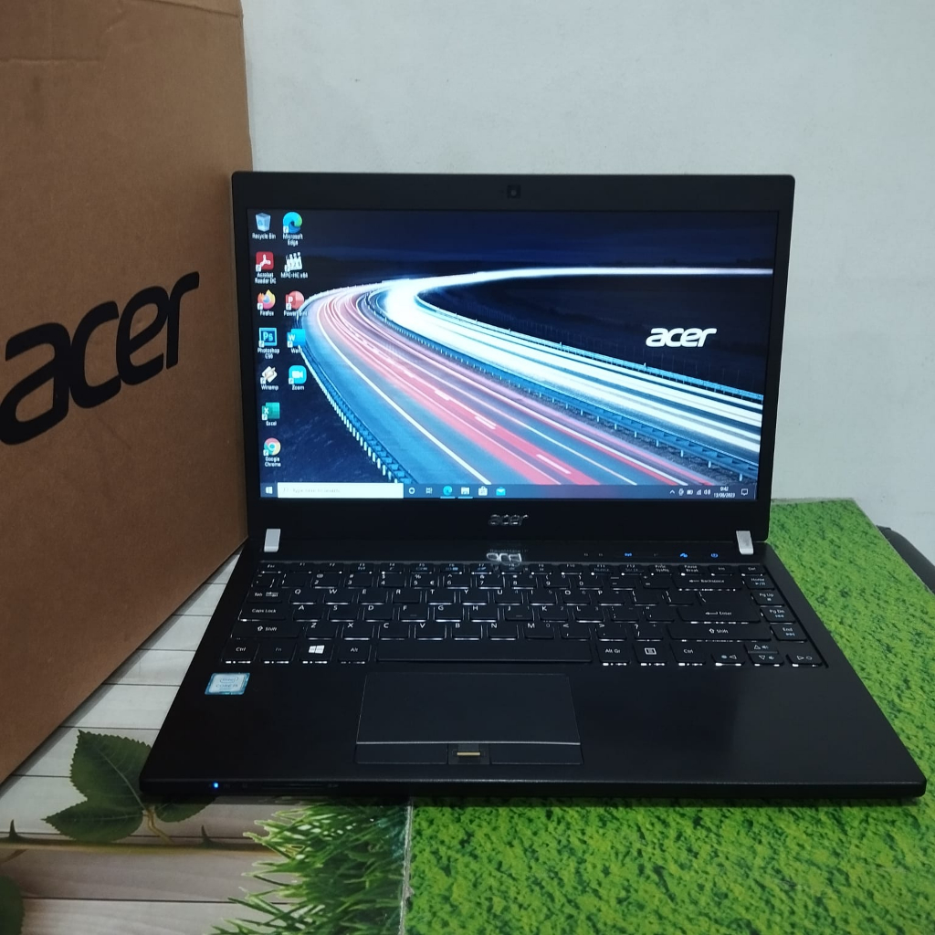 Laptop Desain Coding Acer TravelMate P648 Core i5 RAM 8GB SSD 256GB Slim Keyboard Nyala Mulus