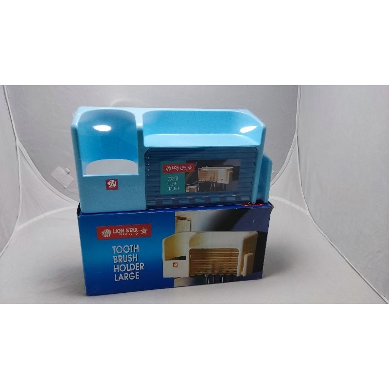 Lion Star Tempat Sikat Gigi