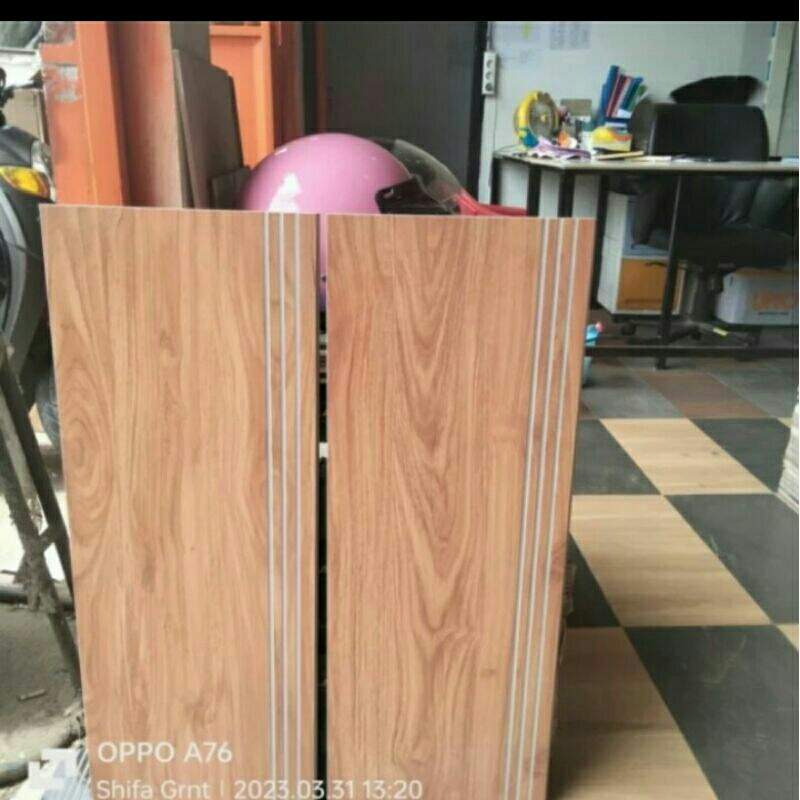 granit tangga 30x80/20x80 kw 1 motif kayu