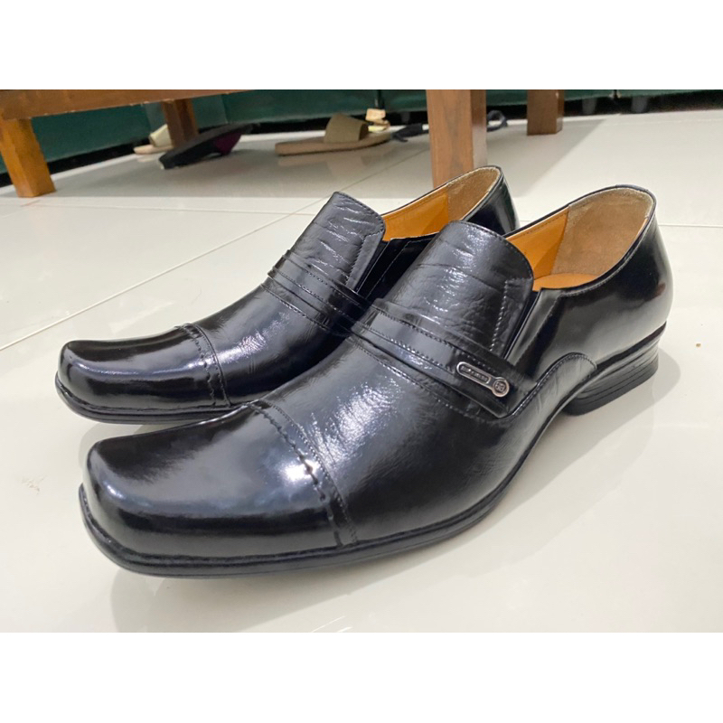 sepatu pantofel pria Bucheri Asli