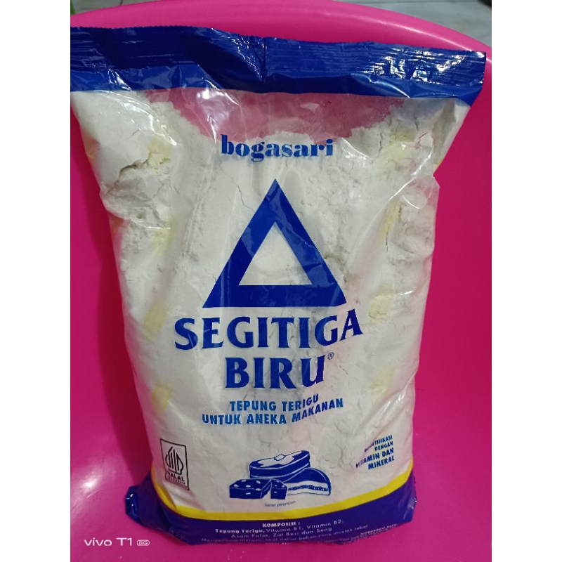 

TEPUNG SEHITIGA BIRU