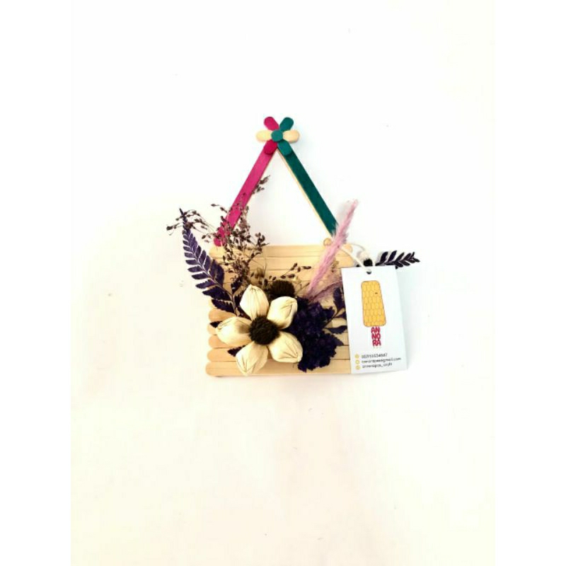 hiasan dinding bunga kering