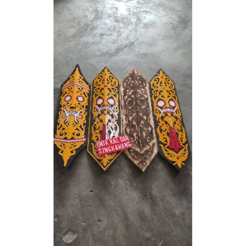 PERISAI DAYAK KALIMANTAN / TAMENG KAYU