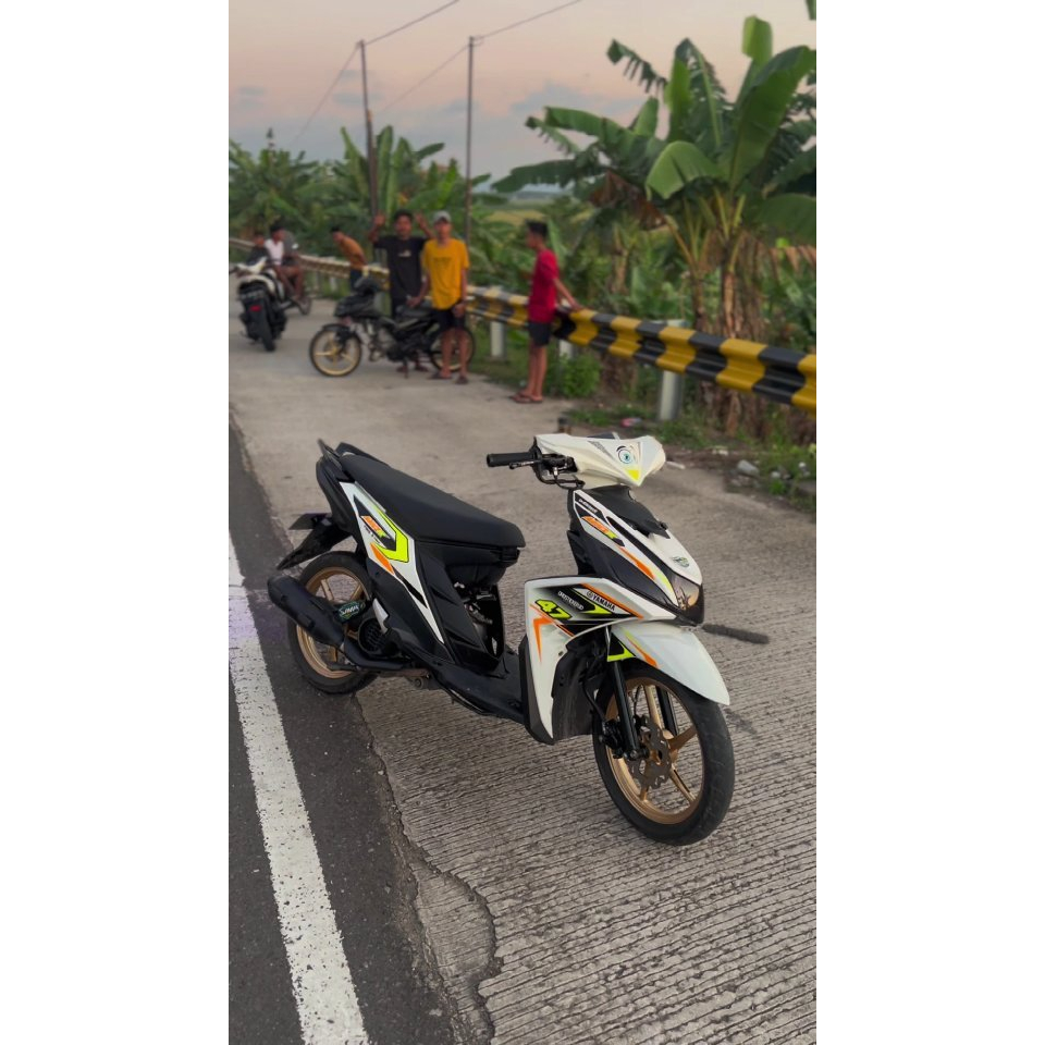 STRIPING MIO M3 KOMBINASI MIO M3 PUTIH