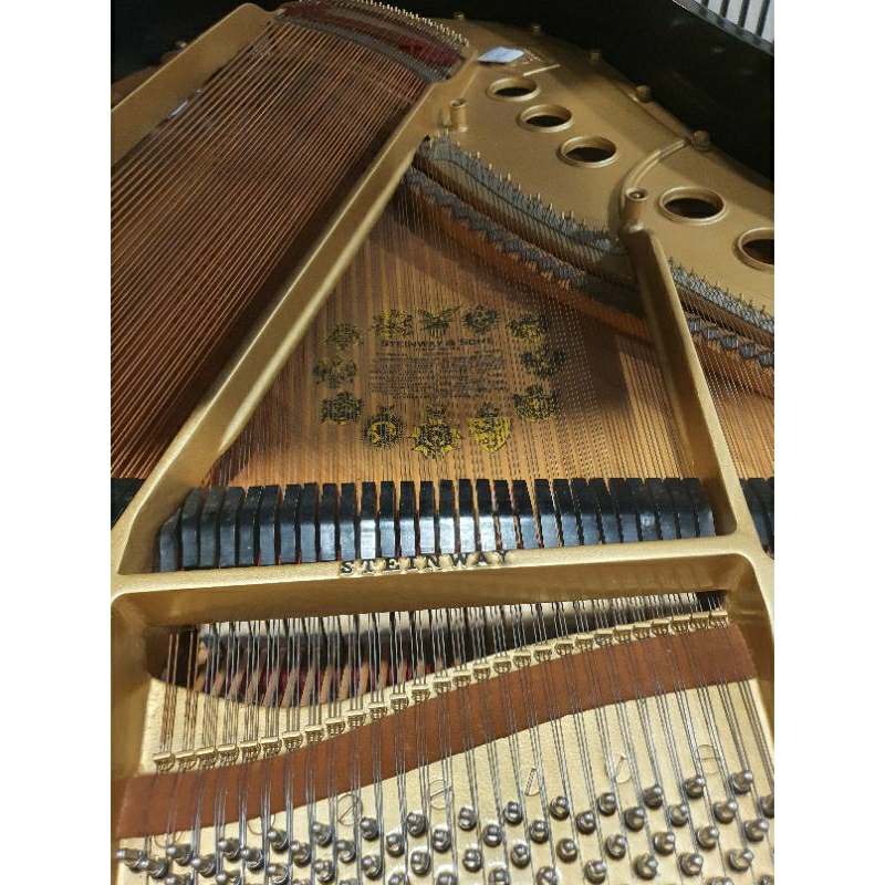 Grand piano Steinway & Sons model L 337283. Grand Steinway  bekas. Grand steinway warna coklat