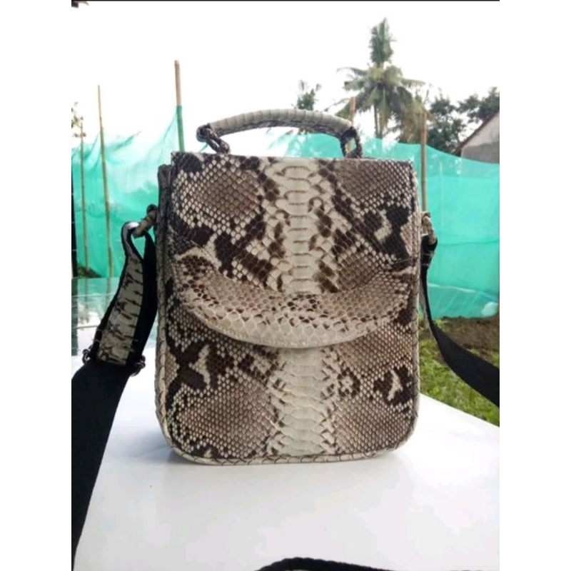 Tas selempang kulit ular python