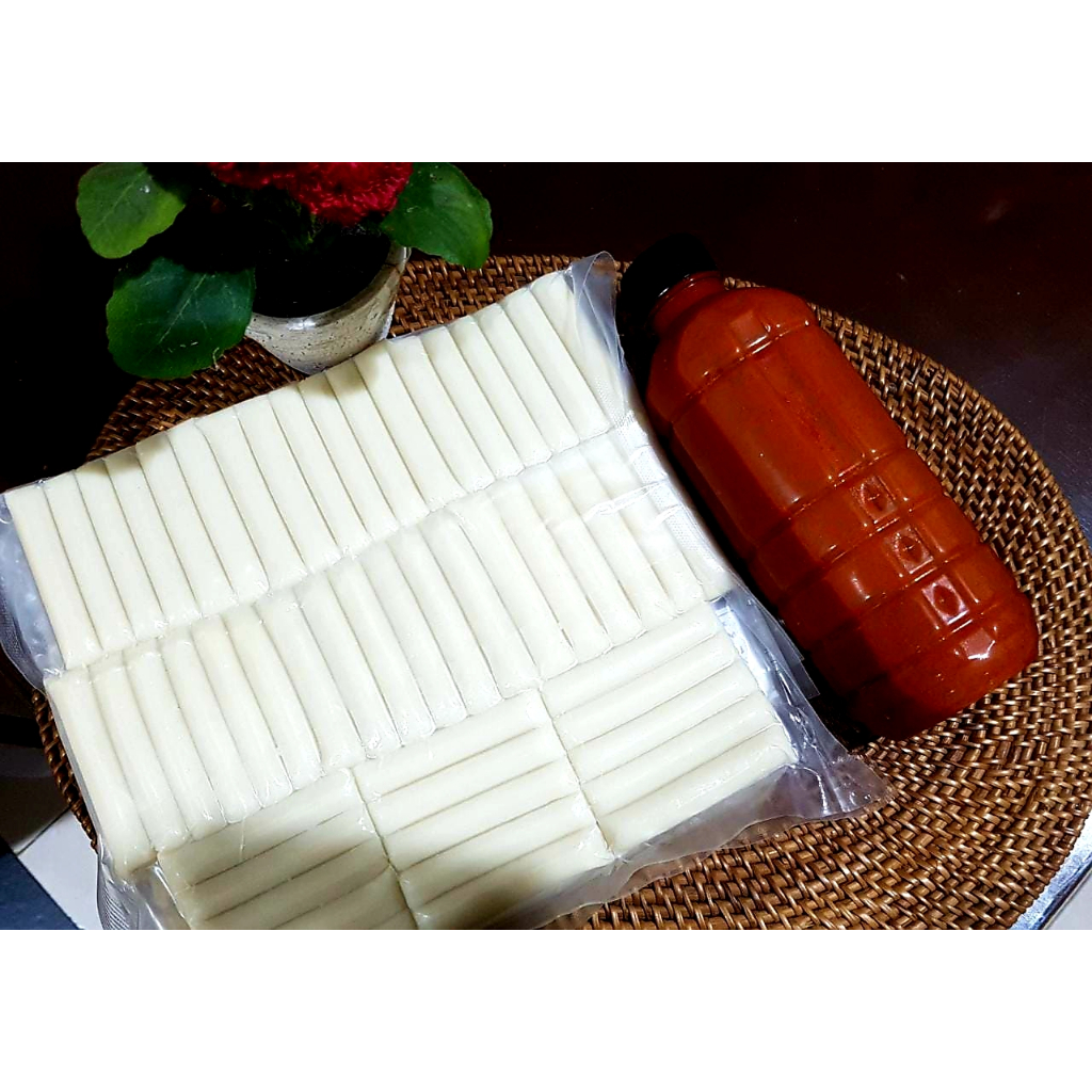 

TOPOKI TOPOKKI TTEOKBOKKI TOPPOKI RICE CAKE CEMIL KOREA 1kg + saos 500g