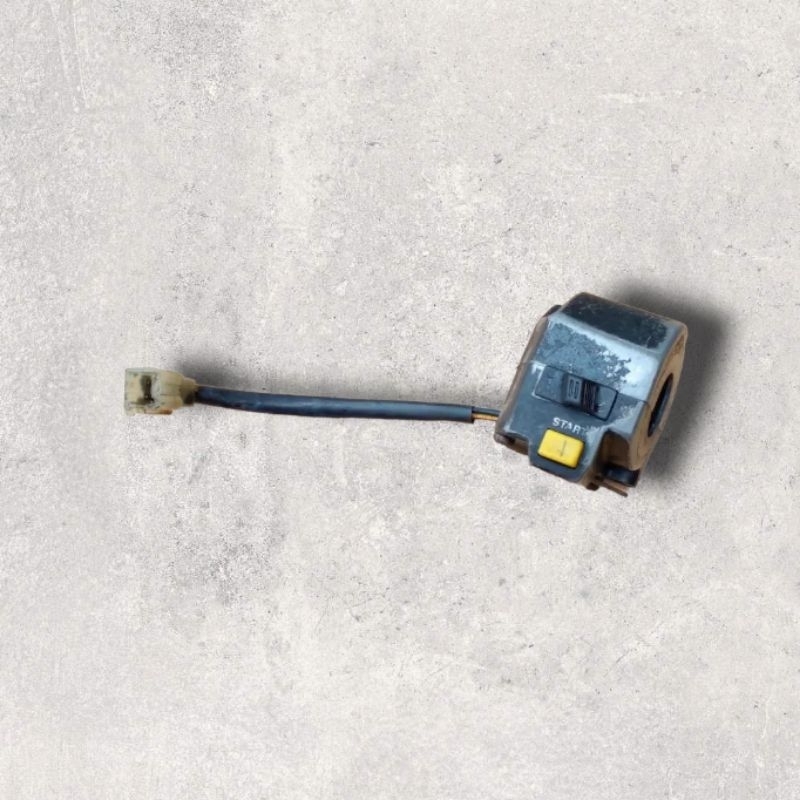 holder saklar  kanan F1zR Force 1 crypton Vega r lama original