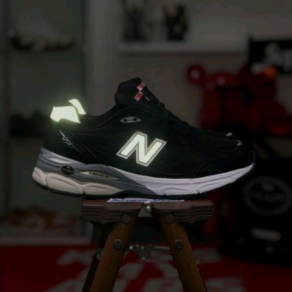 New Balance 990v3 &quot;Black White&quot;