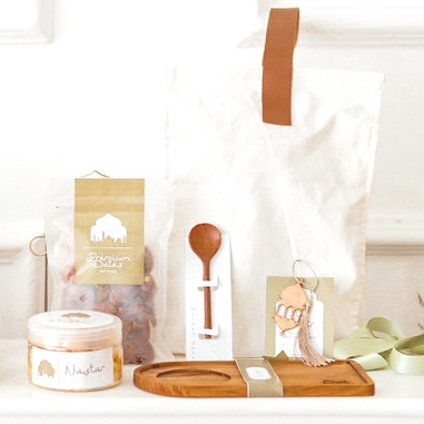 

Hampers Idul Fitri MEKKAH | Canvas Bag Lebaran Isi Tray Nastar Kurma