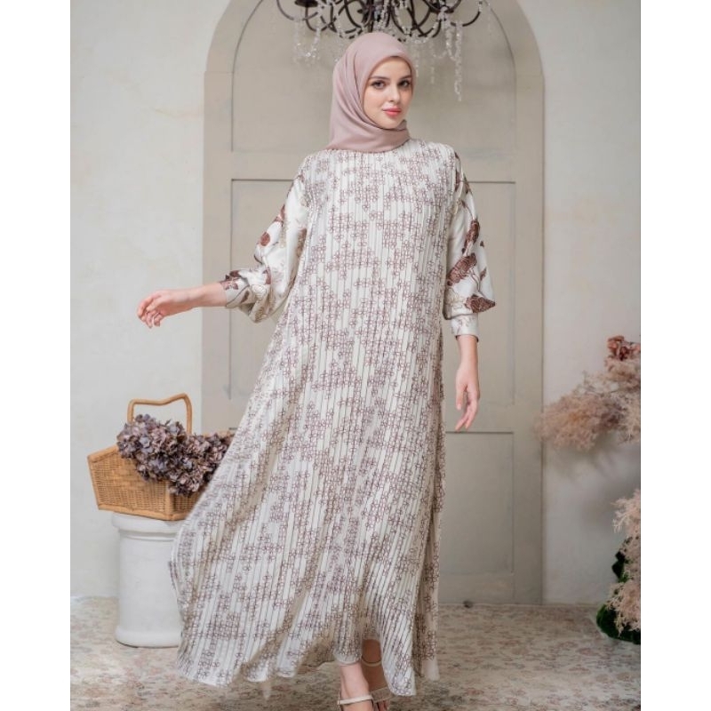 Asha Pleats Dress Arunika by Heavenlights