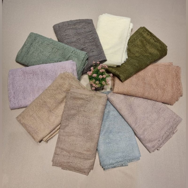 KAIN BROKAT CHANTILY LACE KAIN KEBAYA SANTILY MOTIF ETNIK