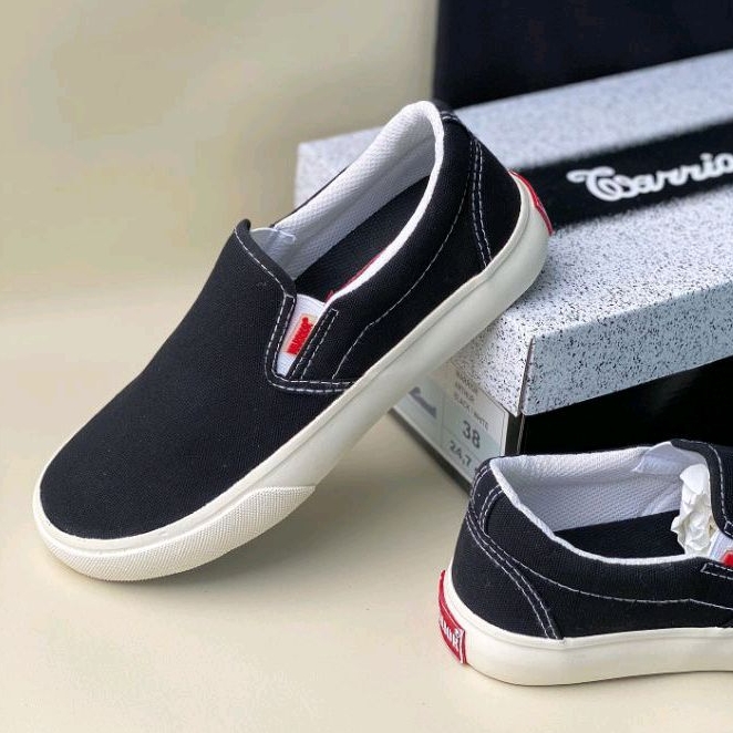 Warrior Slip on Arthur Black White - Sepatu Warior Original