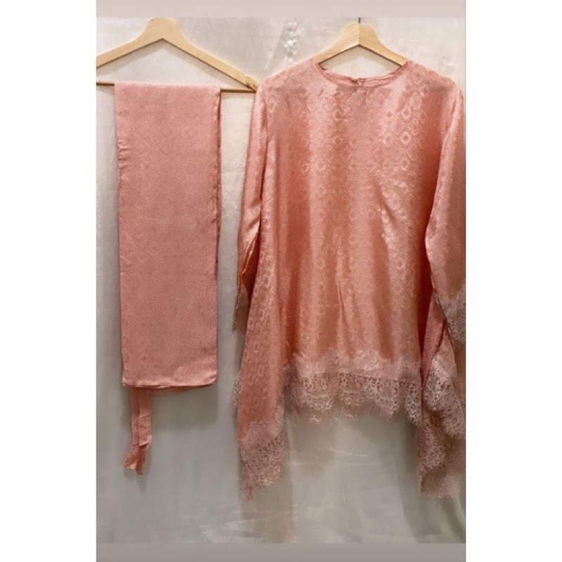 Oneset Tunik lace