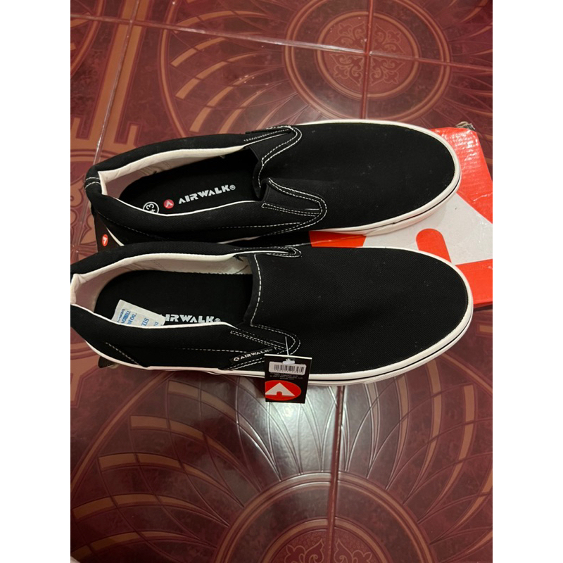 Airwalk sepatu selop pria slip on