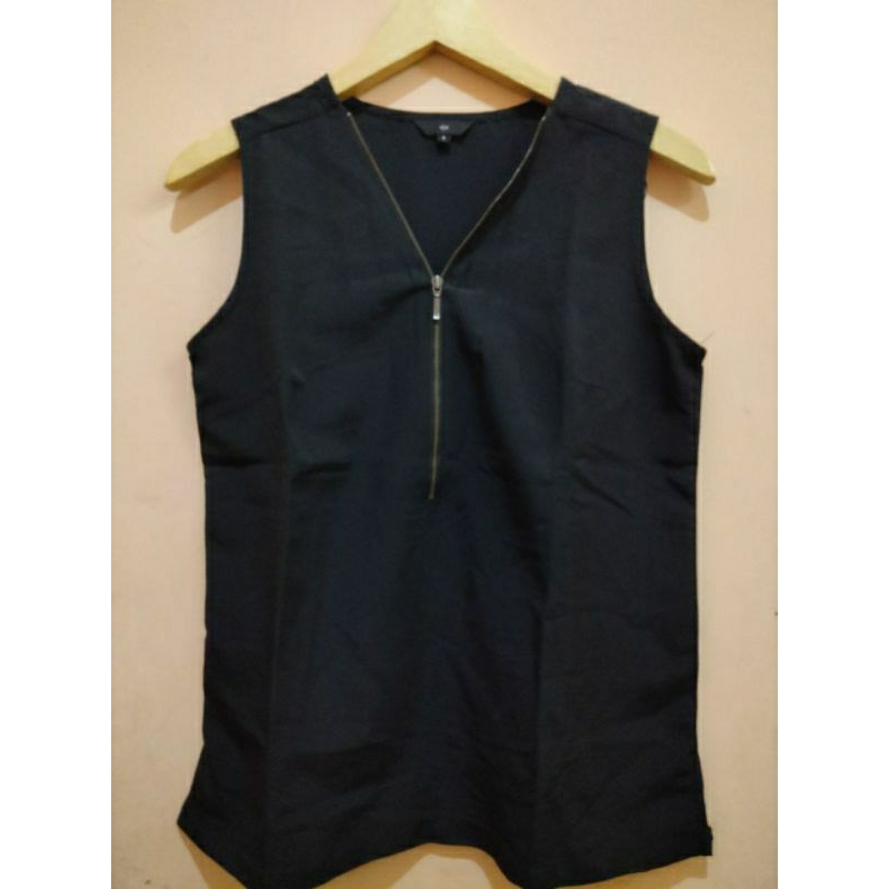 Preloved Blouse Blus Tanpa Lengan Polos The Executive TX