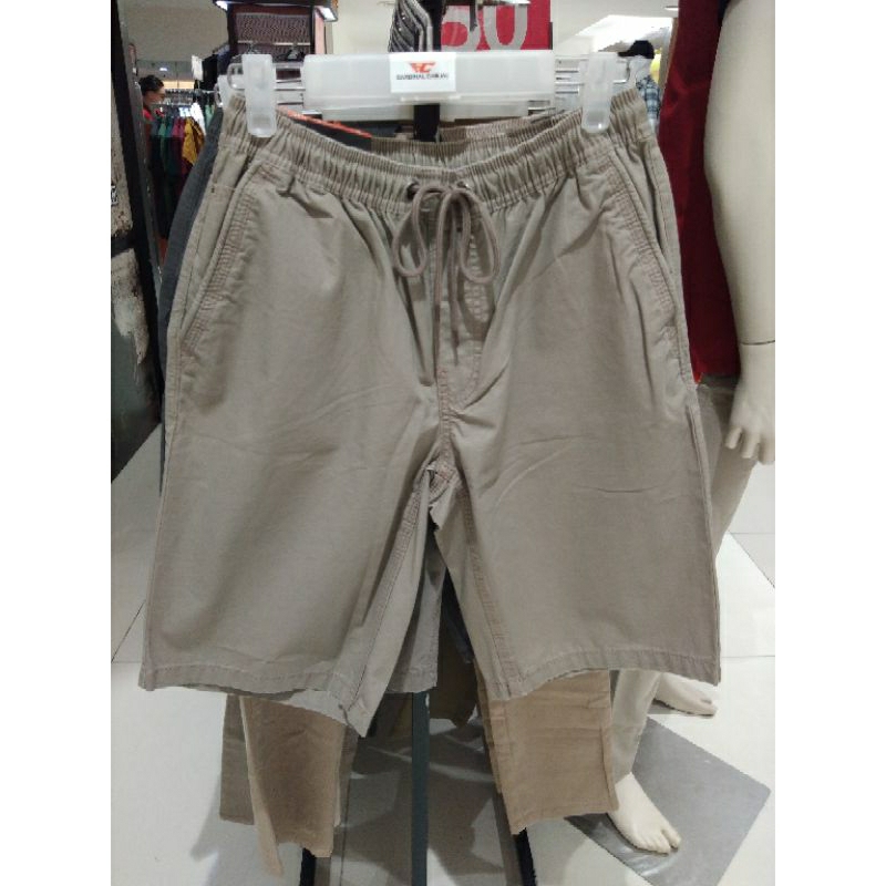 Celana pendek cardinal casual