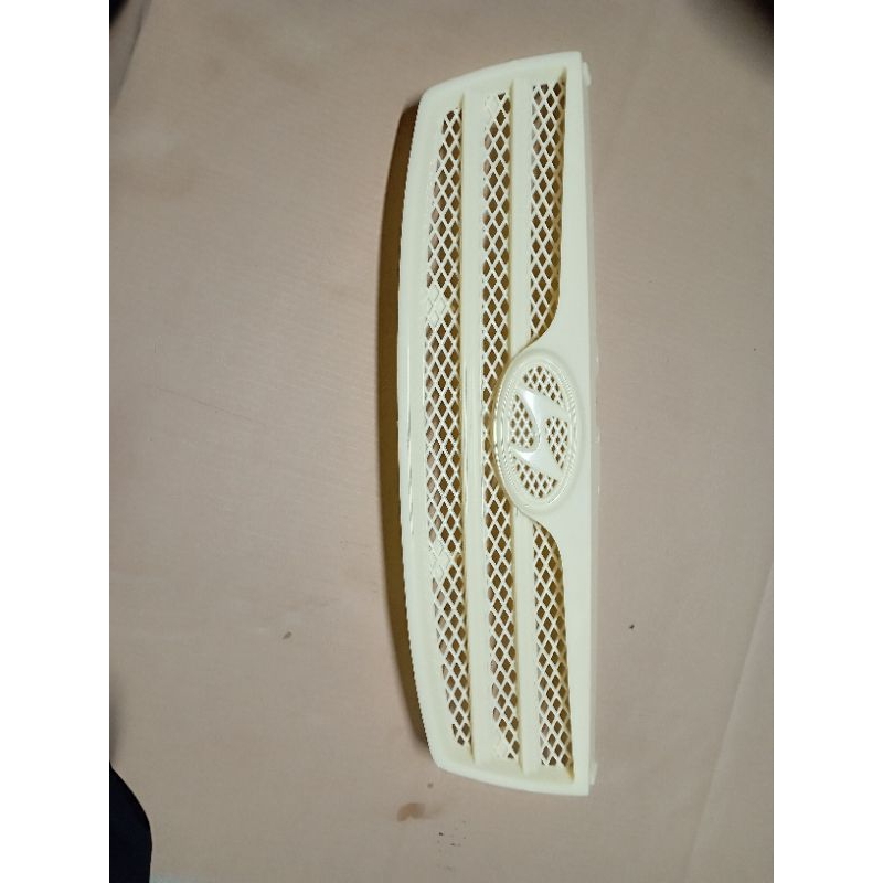 Grill Hyundai Avega mentah ori