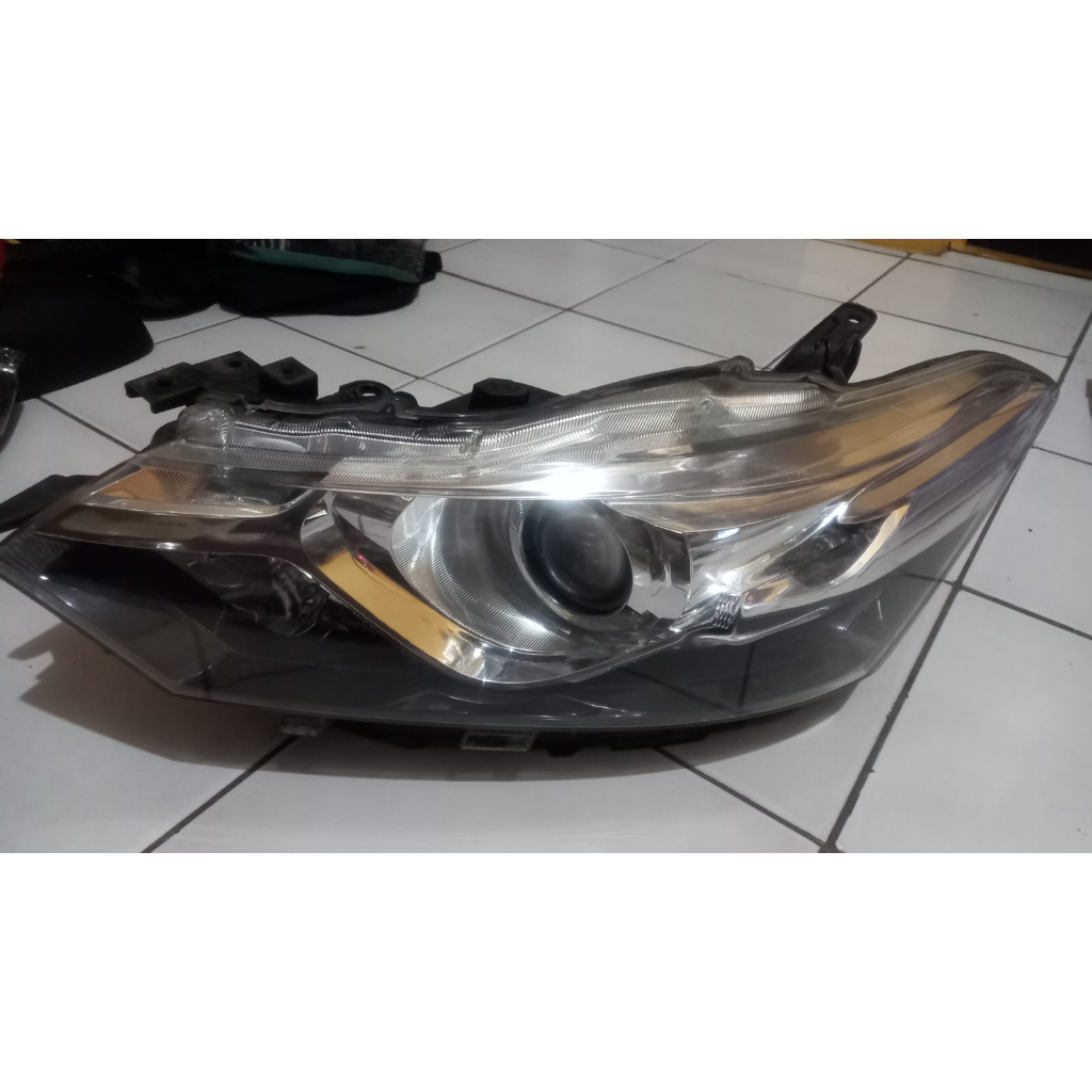 Head Lamp Toyota Vios Gen 3 2013-2017 kiri