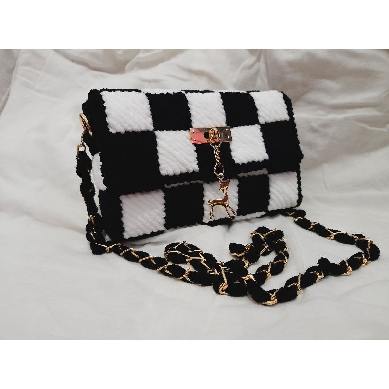 tas kanvas rajut chenille motif catur