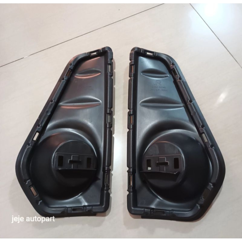 cover reflektor mata kucing bemper belakang avanza veloz xenia 2019-2021 original no part BZ040