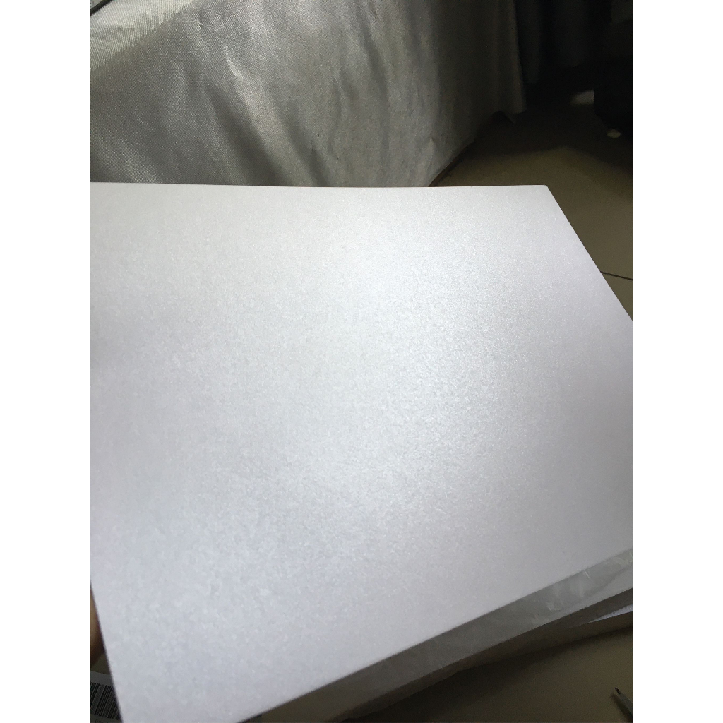 

Kertas Jasmine Elegan 200GSM biasa untuk cetak sertifikat atau undangan nikah, dsb.