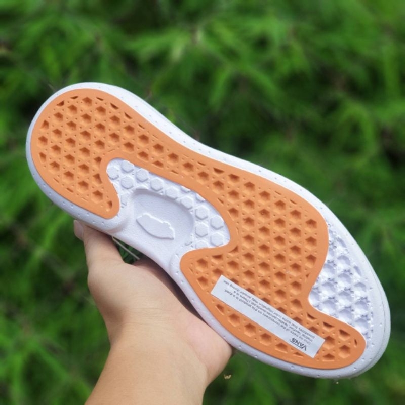 Sepatu wanita old skool overt comfycush size 36 - 40
