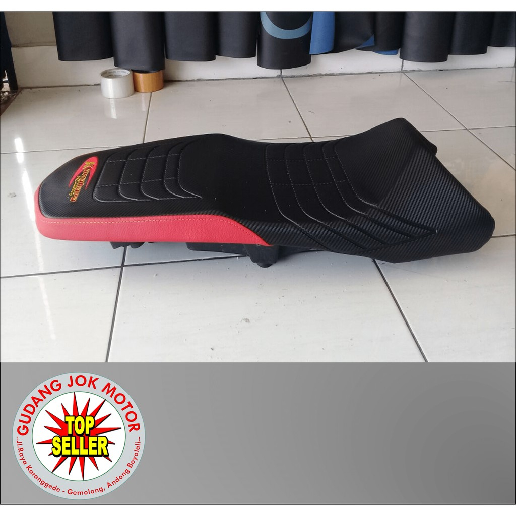 Jok Motor Vixion Old Carbon Hitam dengan Lis Merah - Jok Vixion Old Bagus dan Berkualitas - Jok Moto