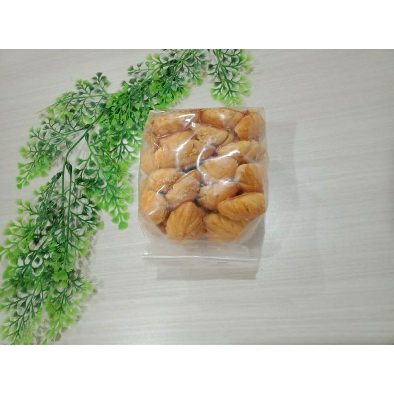 

Kue kering Nastar Daun