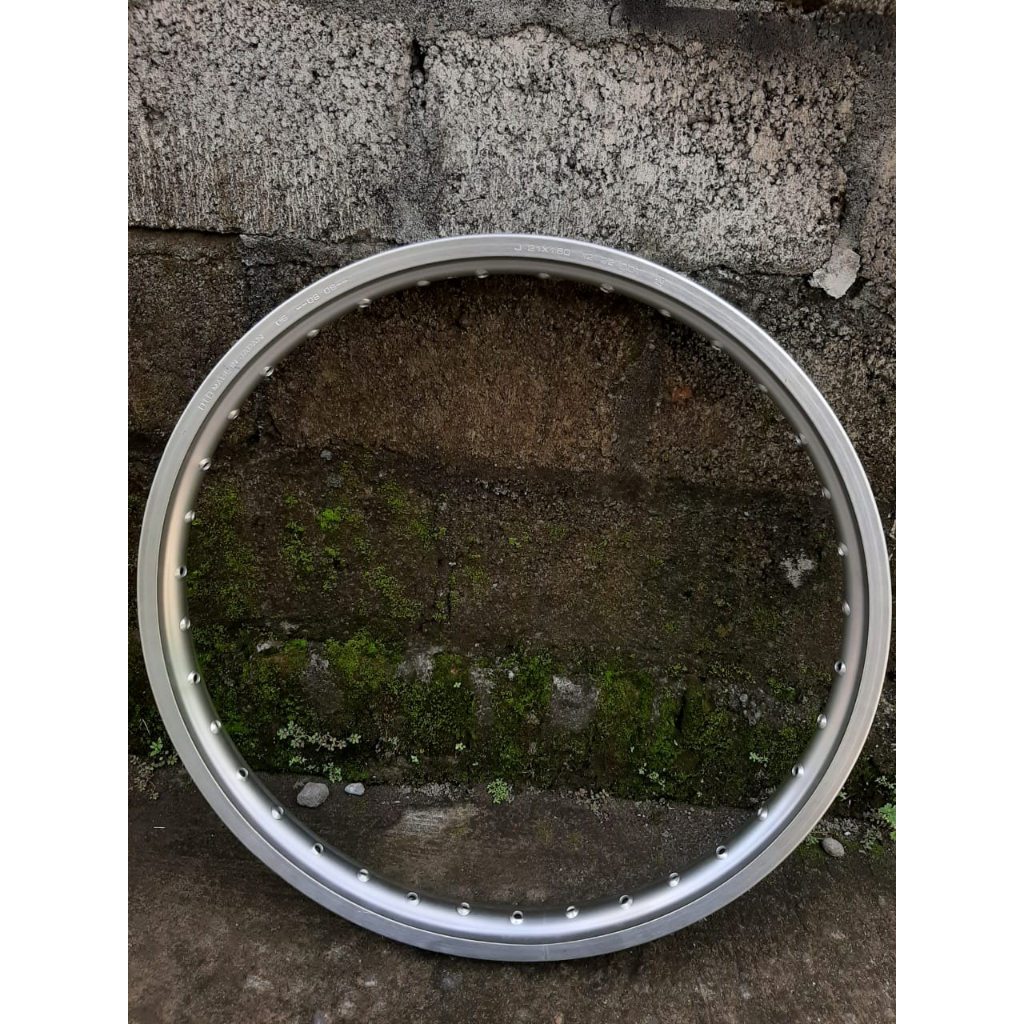 Velg Belakang Yamaha WR 155 Ring 18 Ori Copotan Motor