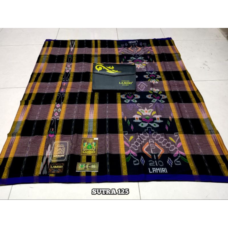 SARUNG SUTRA LAMIRI MOTIF MGT KOTAK JAHIT TENGAH