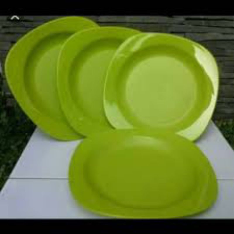 piring Tupperware persegi lebar 4 pcs