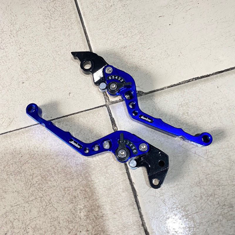 PAKET VARIASI MOTOR VARIO 125 VARIO 150 VARIO 110 GRIP GARIS / HANDLE REM / EMBLEMS / SPION / PAKET VARIASI MOTOR WARNA BIRU COMBINASI HITAM VARIO 110 VARIO 125 VARIO 150 SPION HANDFAT HANDLE REM EMBLEM