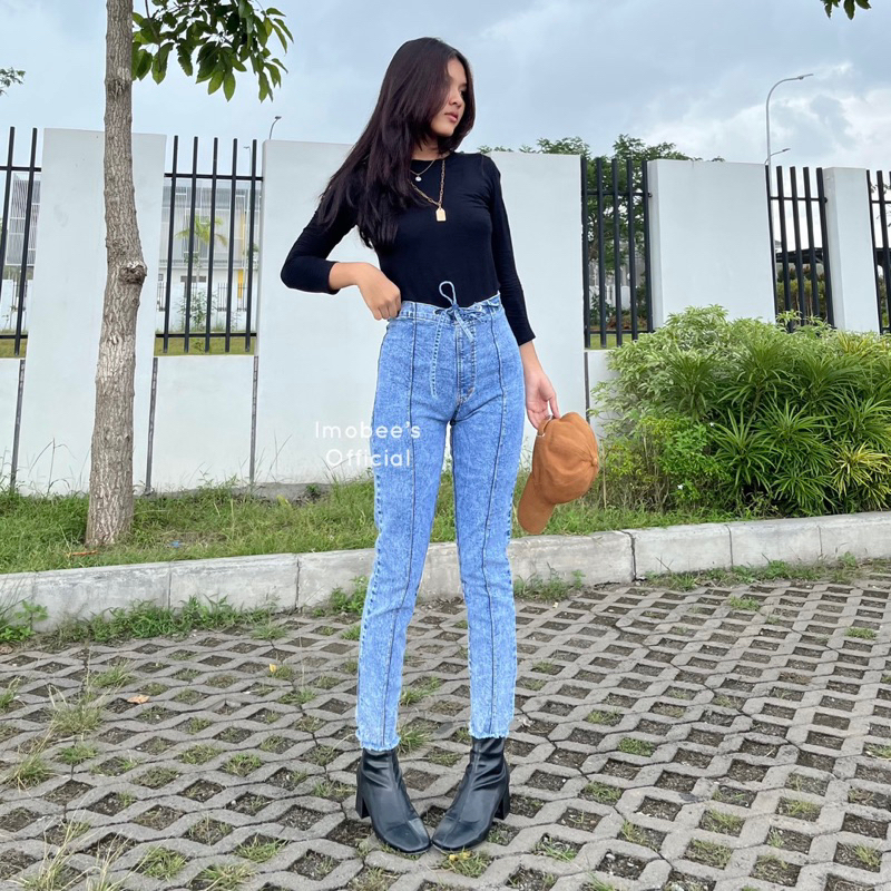 HIGHWAIST REBECCA // HIGHWAIST JEANS SNOW SERUT