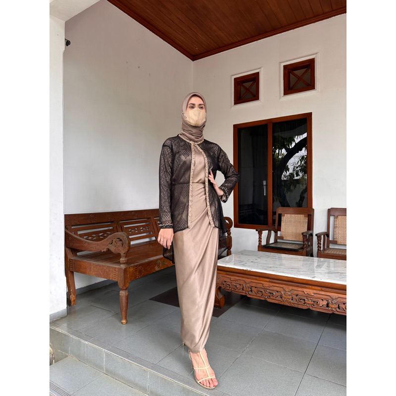 herra Dress by burgundi kaftan po 15 hari