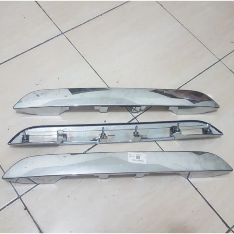 Trunklid Belakang Toyota SIENTA Original
