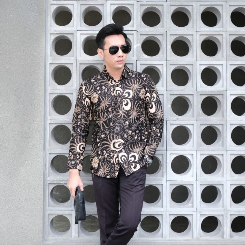 Baju Batik Cowok Laki Laki Terbaru Premium Lengan panjang hitam kombinasi brand resmi kertojoyo baju batik pria exklusif terbaru