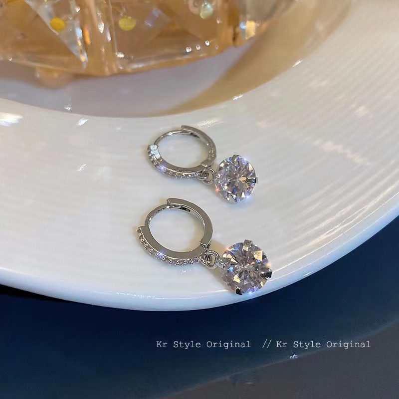 Anting Berlian Wanita Anti Karat Aksesoris Fashion Gaya Korea Tempereamen Sederhana - Anting Zircon