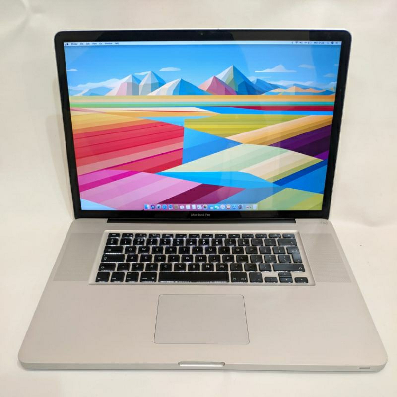 laptop Layar 17inc Macbook pro 17 8.3 - Core i7 - ram 16gb - ssd 512gb Dual vga Amd Radeon