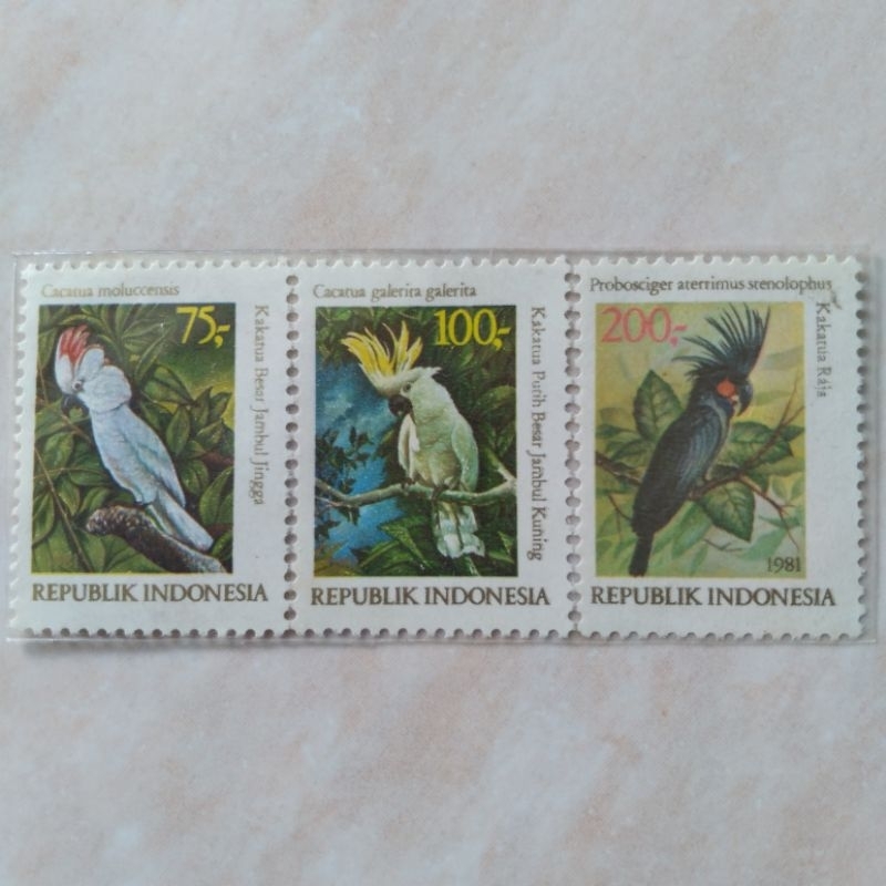 

Perangko Prangko Kuno Kakatua 1981 - Mint Set Lengkap - YN74