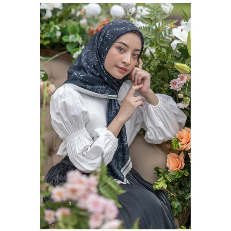 zytadelia Scarf amaryllis black PL