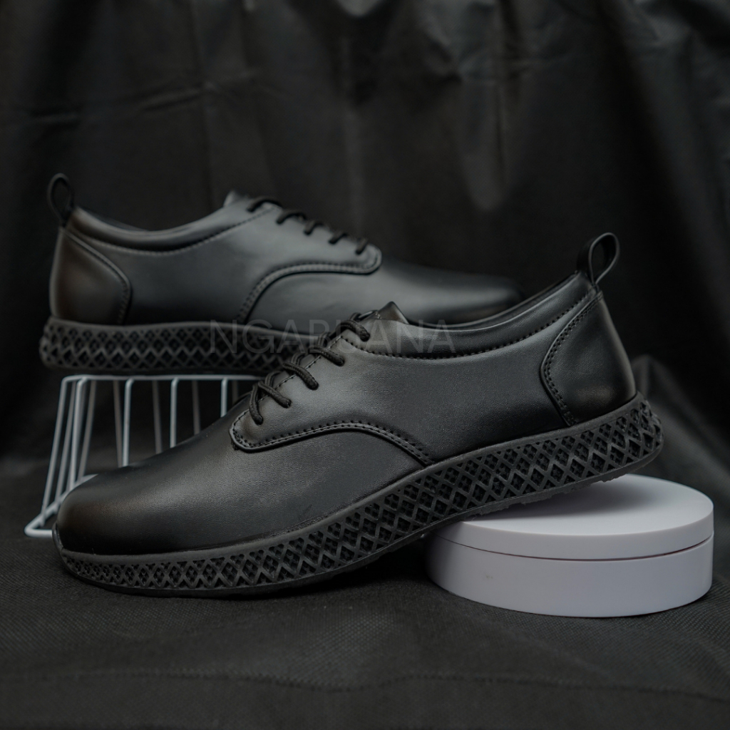 Ngabuana Sepatu Oxford Formal pria Semi Pantofel tali Hitam