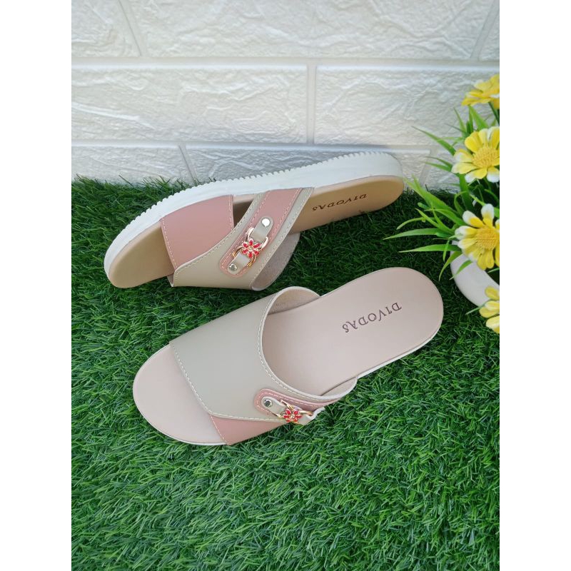 Sandal Wanita Bahan Tebal Dalaman Lembut Anti Slip (Devira)